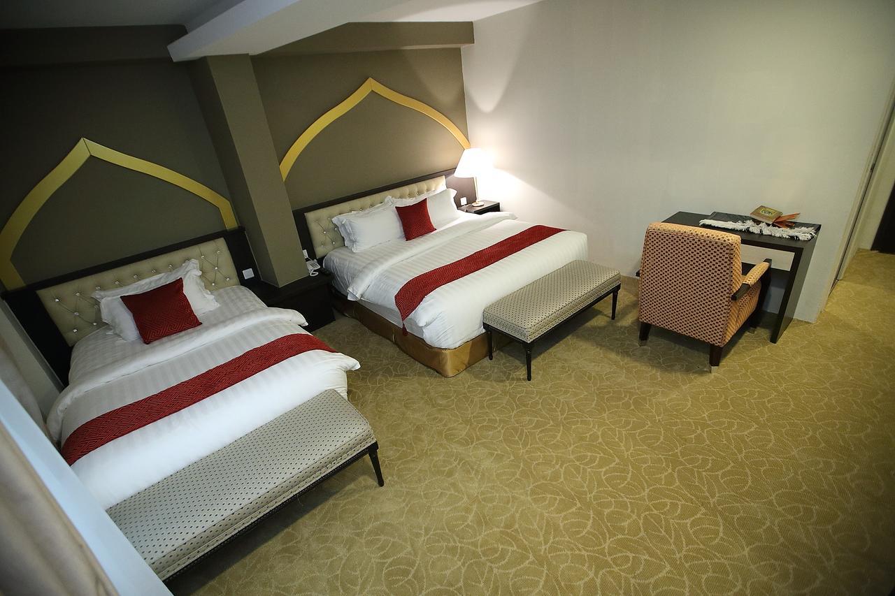 Al Khatiri Hotel Kubang Kerian Eksteriør bilde
